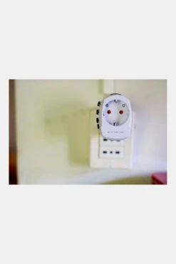 Pro World Travel Adapter -NL Kampeeruitrusting Verkoop 2024 b4kh390002 1010 03 nl