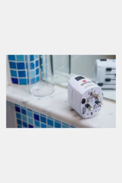 Pro World Travel Adapter. With Ground Plugs 7.0 Amp, Wereldstekker -NL Kampeeruitrusting Verkoop 2024 b4kh390003 1010 04 nl